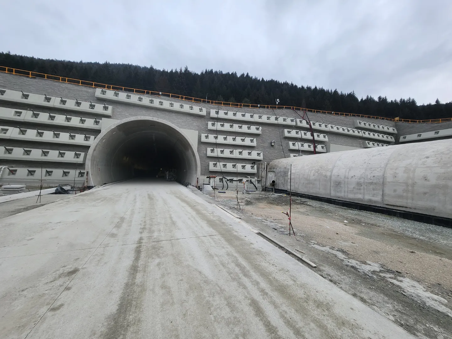 Tunel Višňové, Slovensko
